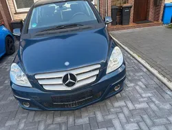 Blau Gebraucht 2010 Mercedes B180 Van / Kleinbus | 3.750 € (Fairer Preis)