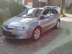 Silber Gebraucht 2012 Opel Astra Edition Kombi | 3.500 € (Fairer Preis)