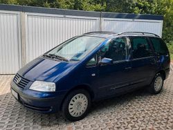 Blau Gebraucht 2003 VW Sharan Van / Kleinbus | 4.399 €