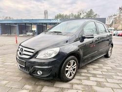 Schwarz Gebraucht 2011 Mercedes B180 Van / Kleinbus | 1.488 € (Superpreis)