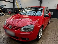 Rot Gebraucht 2003 VW Golf V Limousine | 4.500 €