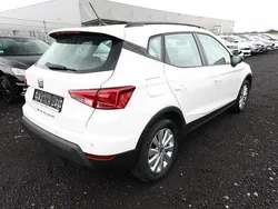 Candy weiß candy weiß candy weiß Gebraucht 2021 Seat Arona Style SUV | 16.977 € (Fairer Preis)
