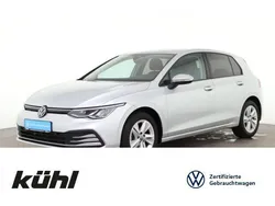 Reflexsilber metallic Gebraucht 2023 VW Golf VIII Life Limousine | 24.390 € (Superpreis)