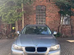 Grau Gebraucht 2011 BMW 318 Kombi | 5.990 € (Fairer Preis)
