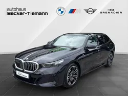 M carbonschwarz Gebraucht 2024 BMW 520 Comfort Edition Kombi | 52.897 € (Guter Preis)