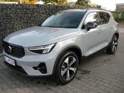 Grau Gebraucht 2024 Volvo XC40 Plus SUV | 37.990 € (Fairer Preis)