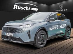 Blau Gebraucht 2025 Peugeot e-3008 GT SUV | 48.980 € (Fairer Preis)