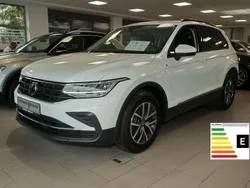 Weiß Gebraucht 2021 VW Tiguan Life SUV | 23.340 € (Superpreis)