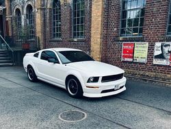 Weiß Gebraucht 2005 Ford Mustang GT S Coupé | 18.000 € (Etwas zu teuer)