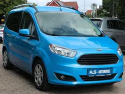 Blau Gebraucht 2015 Ford Tourneo Courier Trend Van / Kleinbus | 9.900 € (Fairer Preis)