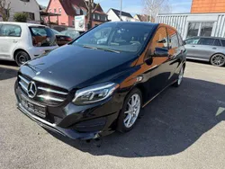 Kosmosschwarz metalliclack Gebraucht 2015 Mercedes B200 Van / Kleinbus | 8.790 € (Fairer Preis)