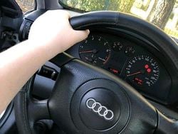 Grau Gebraucht 1998 Audi A4 Limousine | 1.150 € (Guter Preis)