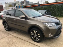 Braun Gebraucht 2015 Toyota RAV4 Edition SUV | 16.900 € (Fairer Preis)