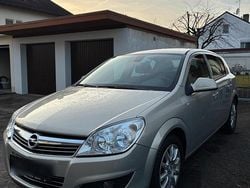 Grau Gebraucht 2010 Opel Astra Kleinwagen | 2.600 € (Superpreis)