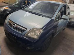 Silber Gebraucht 2009 Opel Meriva Van / Kleinbus | 1.800 € (Guter Preis)