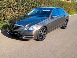 Grau Gebraucht 2010 Mercedes E350 Limousine | 10.500 €