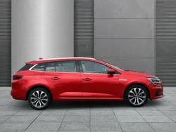 Rot metallic Gebraucht 2023 Renault Mégane IV Techno | 22.610 € (Fairer Preis)