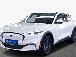 Weiß Gebraucht 2023 Ford Mustang Mach-E Premium SUV | 30.528 € (Superpreis)