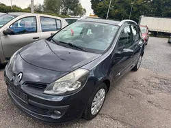 Schwarz Gebraucht 2009 Renault Clio II Dynamique Limousine | 1.950 € (Fairer Preis)