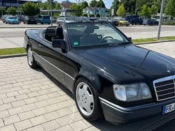 Schwarz Gebraucht 1997 Mercedes E220 Edition Cabrio | 29.700 € (Teuer)