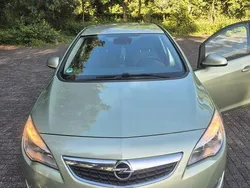 Grün Gebraucht 2010 Opel Astra Limousine | 4.100 € (Guter Preis)