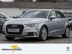 Florettsilber metallic Gebraucht 2019 Audi A3 Sport Limousine | 20.980 € (Guter Preis)