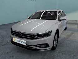 Weiß Gebraucht 2023 VW Passat Elegance Kombi | 35.080 € (Fairer Preis)