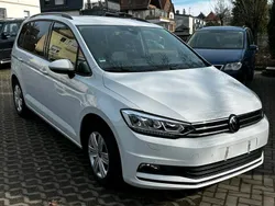 Weiß Gebraucht 2023 VW Touran Van / Kleinbus | 28.000 € (Guter Preis)