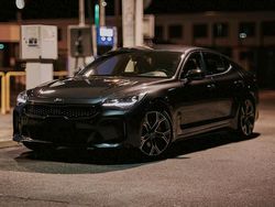 Grau Gebraucht 2018 Kia Stinger Kleinwagen | 35.000 € (Etwas zu teuer)