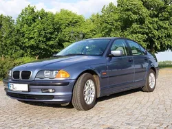 Blau Gebraucht 1998 BMW 318 Limousine | 6.700 € (Teuer)