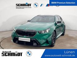 Grün Gebraucht 2025 BMW M5 Performance Kombi | 121.590 €