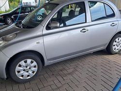 Silber Gebraucht 2004 Nissan Micra Kleinwagen | 1.600 € (Fairer Preis)