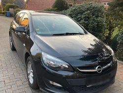 Schwarz Gebraucht 2016 Opel Astra Kombi | 5.500 € (Guter Preis)