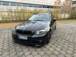 Schwarz Gebraucht 2012 BMW 330 M Sport Kombi | 15.000 €