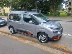 Grau Gebraucht 2019 Citroën Berlingo Feel Van / Kleinbus | 12.700 € (Guter Preis)