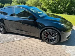 Schwarz Gebraucht 2023 Tesla Model Y Performance SUV | 37.900 € (Guter Preis)