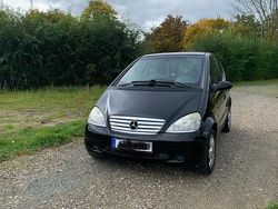 Schwarz Gebraucht 2000 Mercedes A160 Kleinwagen | 1.200 € (Guter Preis)