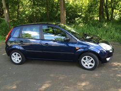 Blau Gebraucht 2003 Ford Fiesta Kleinwagen | 1.950 €