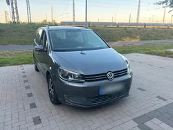 Grau Gebraucht 2011 VW Touran Van / Kleinbus | 4.100 € (Superpreis)