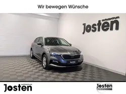 Graphite grau metallic Gebraucht 2023 Skoda Scala Style Kleinwagen | 20.990 € (Guter Preis)