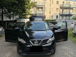 Schwarz Gebraucht 2016 Nissan Qashqai N-Connecta SUV | 11.000 € (Fairer Preis)
