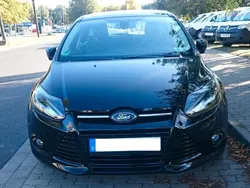Schwarz Gebraucht 2012 Ford Focus Titanium Limousine | 4.999 € (Etwas zu teuer)