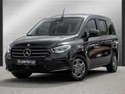 Schwarz Gebraucht 2022 Mercedes T160 Van / Kleinbus | 26.049 € (Fairer Preis)