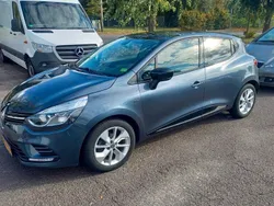 Grau Gebraucht 2017 Renault Clio IV LIMITED Kleinwagen | 11.950 € (Fairer Preis)