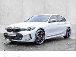 Weiß Gebraucht 2024 BMW 330 Comfort Edition Limousine | 52.995 €