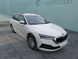 Weiß Gebraucht 2022 Skoda Octavia Ambition Kombi | 22.925 € (Fairer Preis)