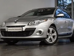 Grau Gebraucht 2011 Renault Mégane III Dynamique Limousine | 4.950 € (Fairer Preis)