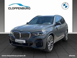 Grau Gebraucht 2021 BMW X5 M Sport SUV | 59.655 € (Fairer Preis)