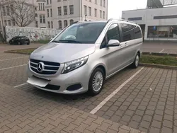 Silber Gebraucht 2019 Mercedes V250 Van / Kleinbus | 33.900 €