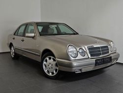 Gold Gebraucht 1996 Mercedes E320 Elegance Limousine | 7.699 € (Fairer Preis)